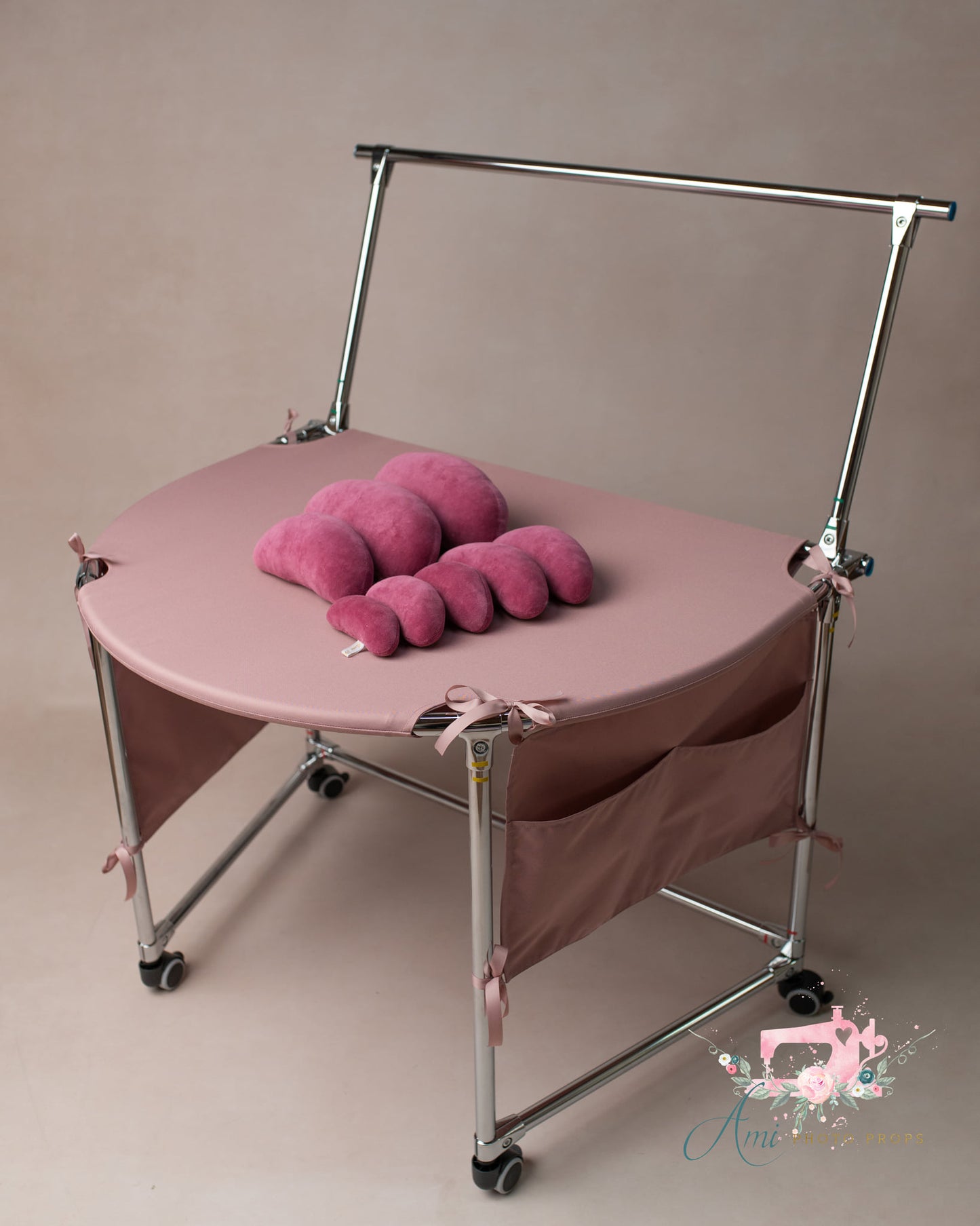 Posing Table - a table to the newborn position - dirti pink