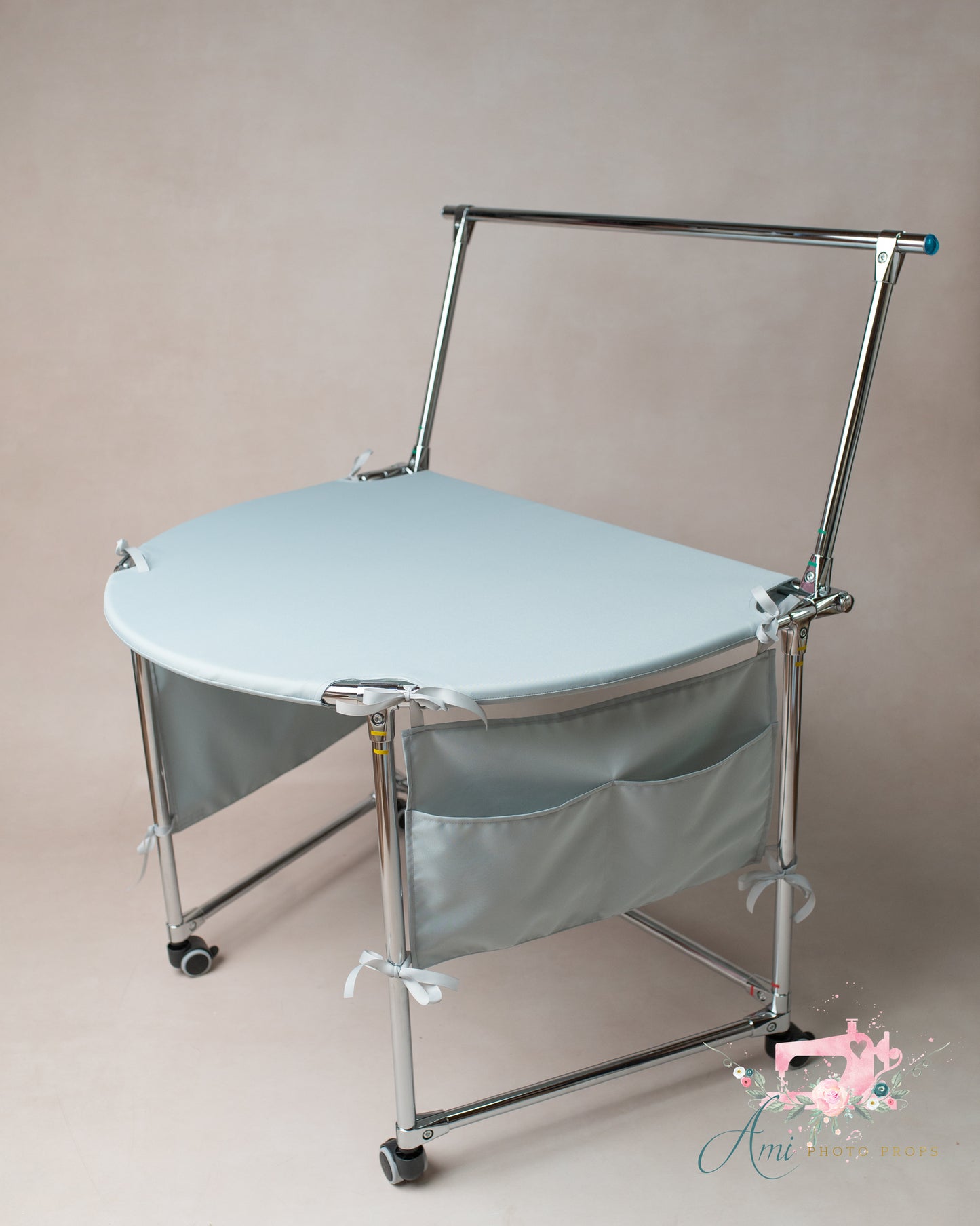 Posing Table - a table to the newborn position - dirti pink
