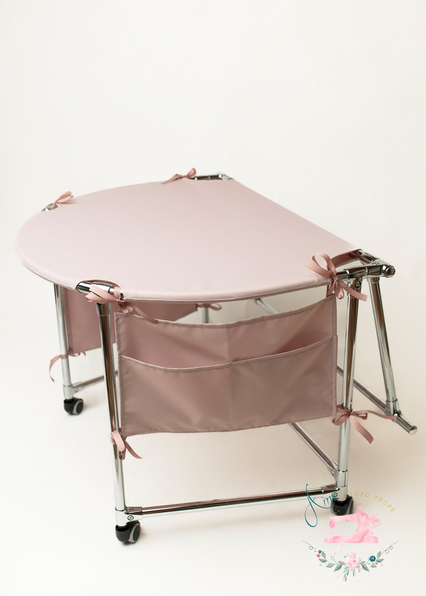 Posing Table - a table to the newborn position - dirti pink