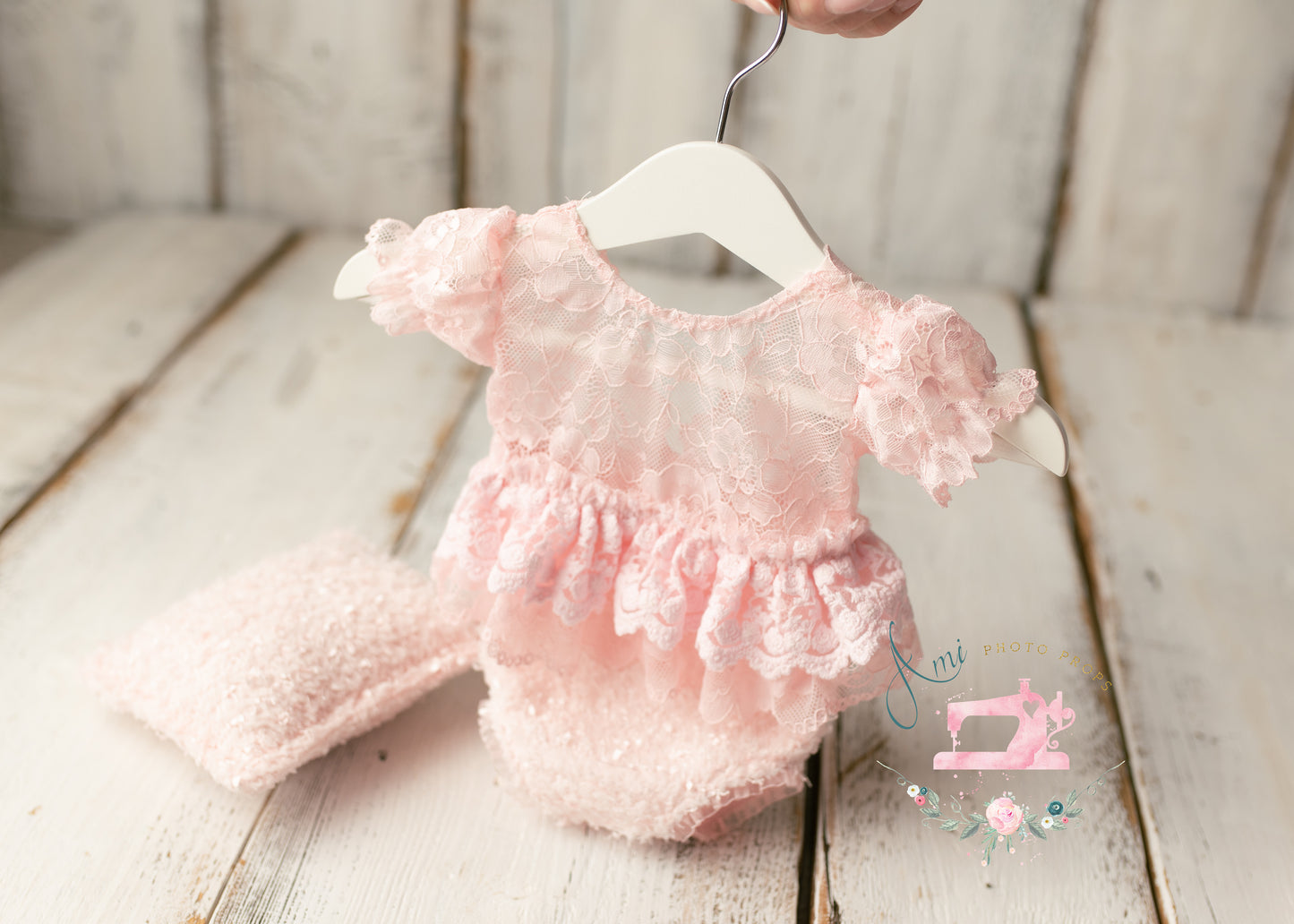 ROZALIA- rompers and pillow nb