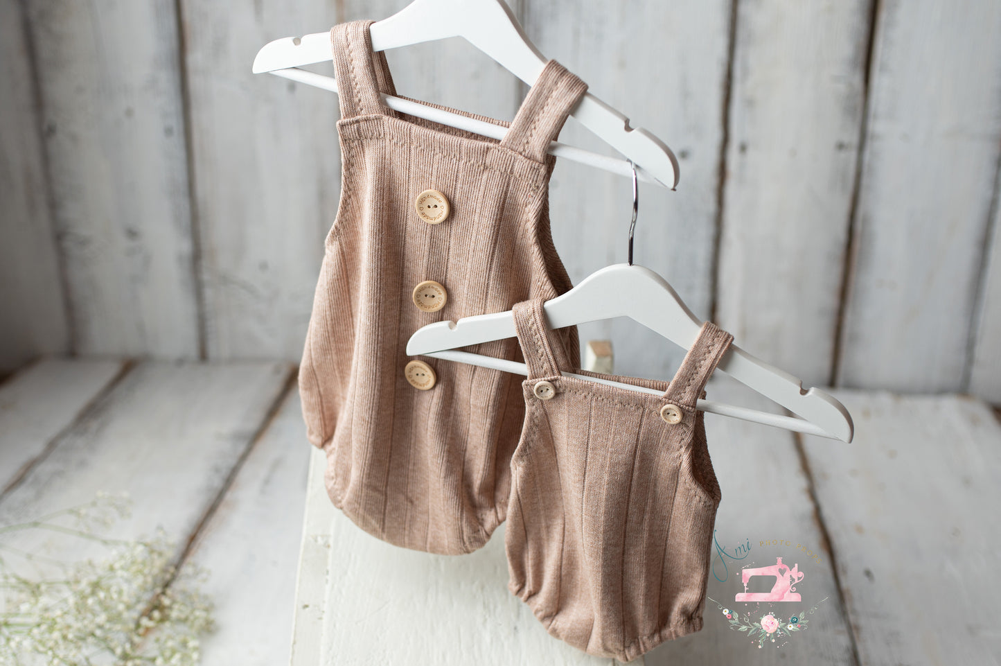 ANTON- romper sitter