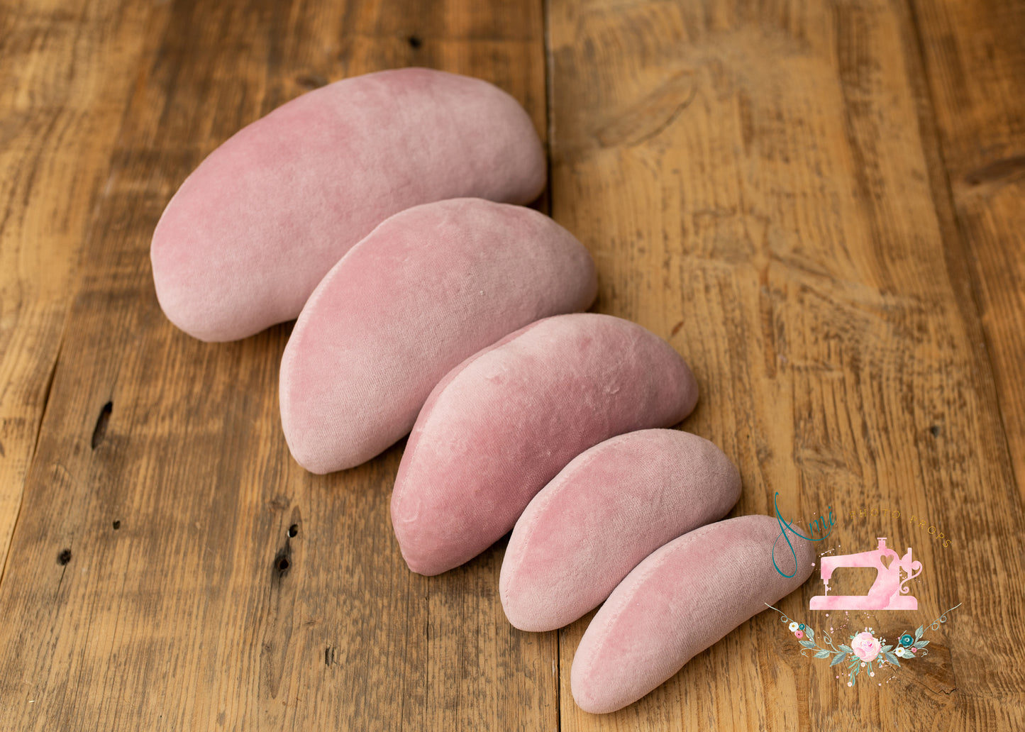 Posing Beans - color pink and gray