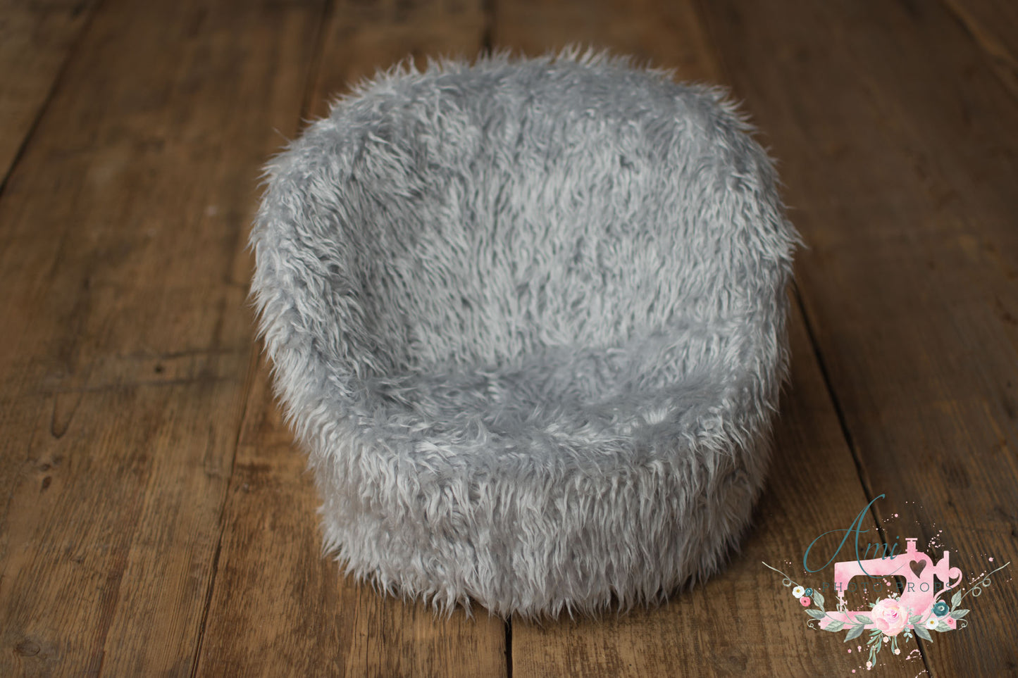 Posing Chair with cover - color gray fur